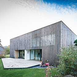 holzbox. - Umbau & Aufstockung eines ehemaligen Kindergartens in ein Zweifamilien-Passivhaus