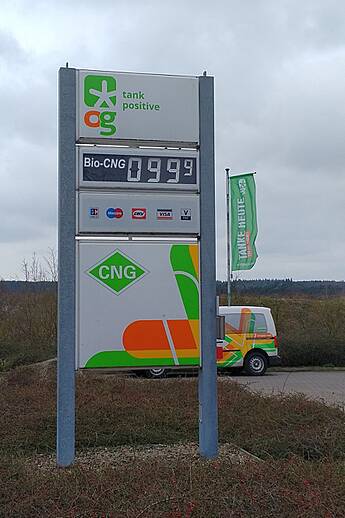 Günstiger Preis: Bio-CNG wird in Kilogramm getankt – 99,9 Cent entsprechen einem Diesel-Vergleichspreis von 75 Cent pro Liter und 65 ct/l bei Benzin.