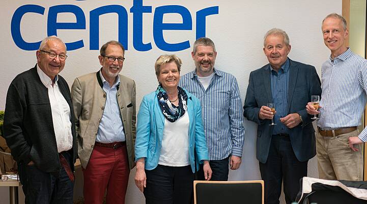 Reent Martens (links) 2024 im Kreis des Gründungsteams von 3N