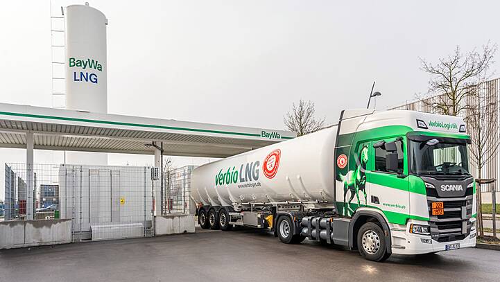 An elf BayWa-Tankstellen in Bayern, Baden-Württemberg, Niedersachsen, Hessen und Sachsen wird ab sofort BioLNG von Verbio zur Verfügung stehen.