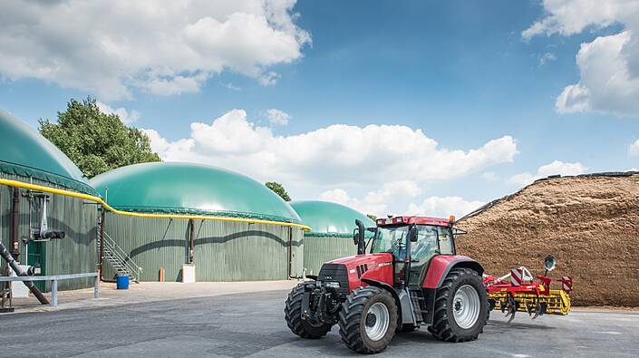 Je vielseitiger sich die niedersächsischen Anlagenbetreiber/-innen für die Herausforderungen des Marktes aufstellen, desto besser sind die Chancen für einen langfristig tragfähigen Betriebszweig Biogas – so lautet das Fazit der 17. Biogastagung der Landwirtschaftskammer Niedersachsen mit rund 200 Besucherinnen und Besuchern.
