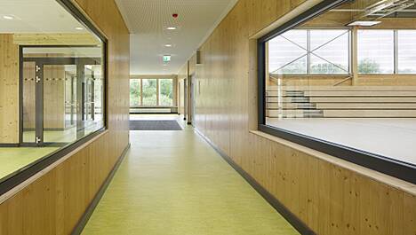 Die Sporthalle der Paul-Gerhardt-Schule in Dassel als Beispiel für einen nachhaltigen Holzbau bekam eine Anerkennung beim Holzbaupreis 2020