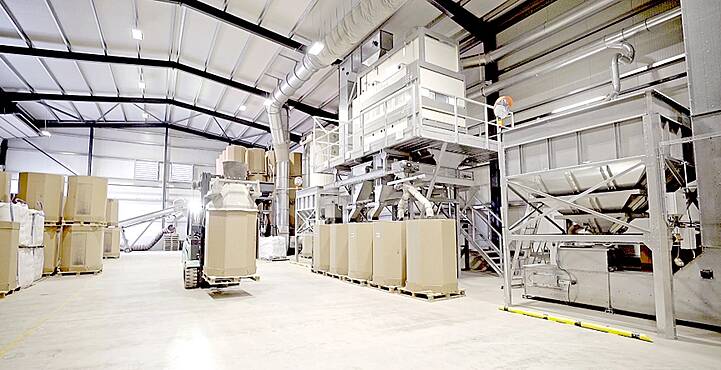 Anlage zur Aufbereitung von Ackerbohnen in Cadenberge