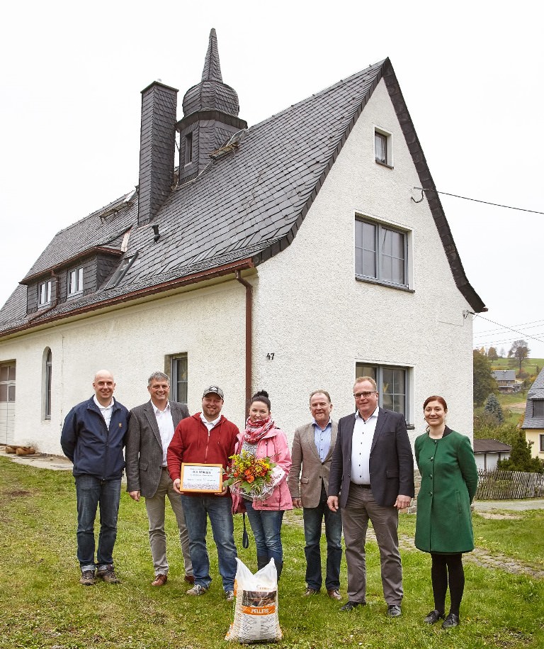 Zur 400.000sten Pelletfeuerung gratulierte der Deutsche Energieholz- und Pellet-Verband dem jungen Paar aus Drebach im Erzgebirgskreis.